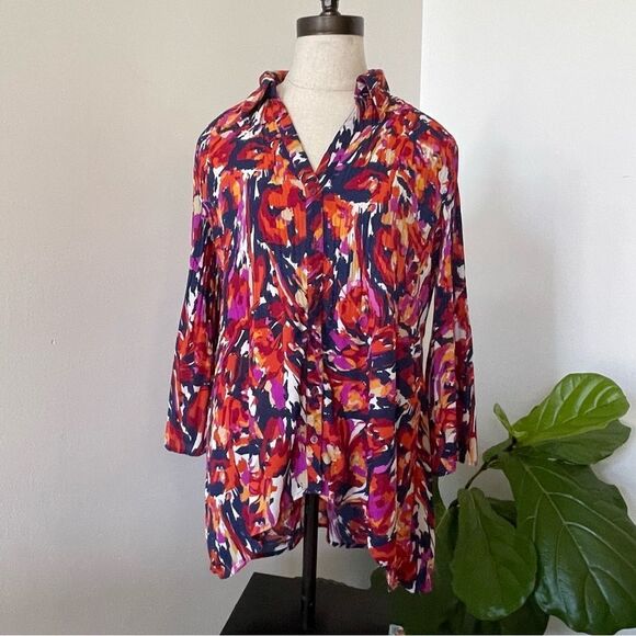 Sunny Leigh Tops - Sunny Leigh hi low button down shirt with pleats size M multicolor